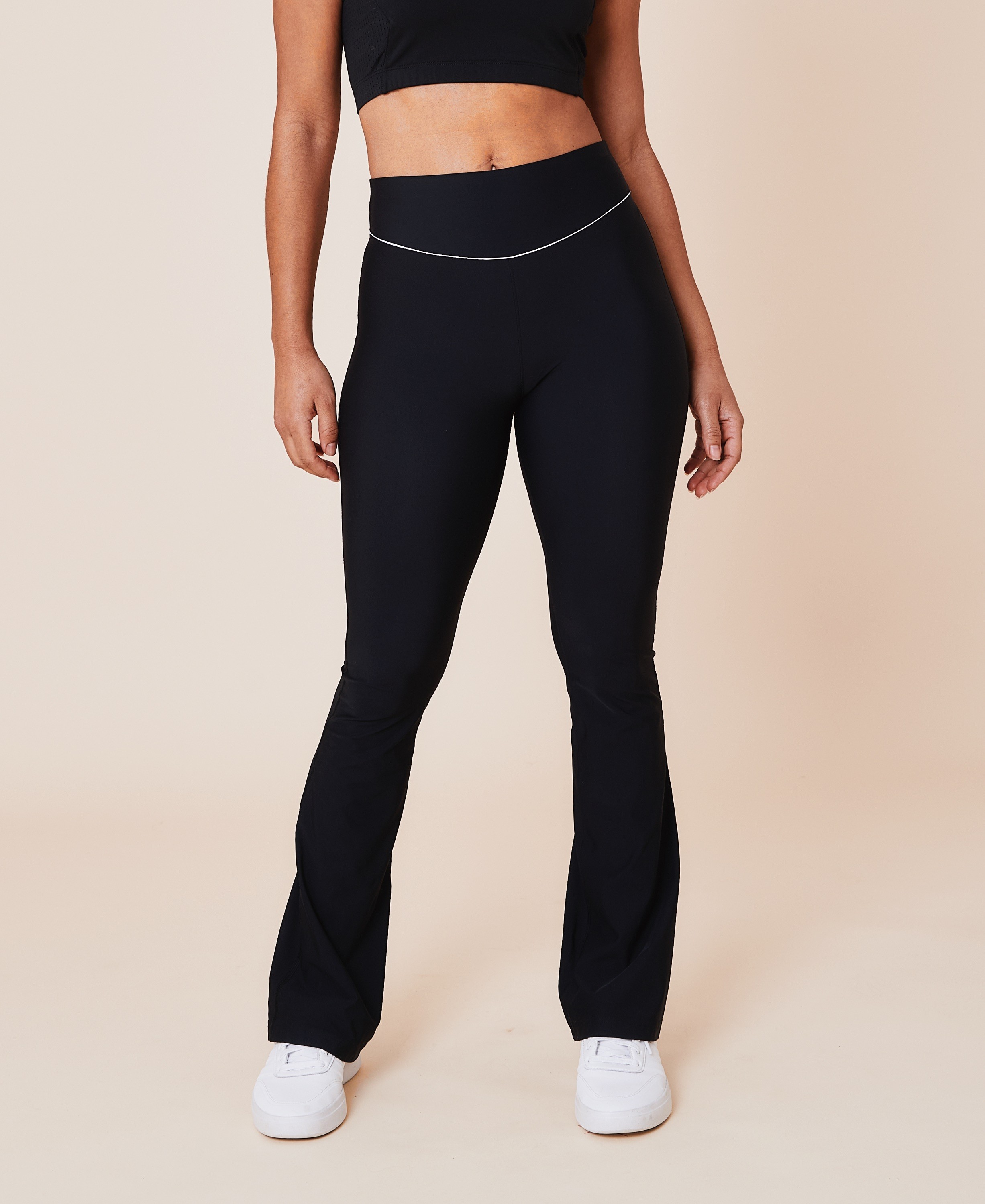 Peak Highwaist Flared Brushed Leggings - Nero