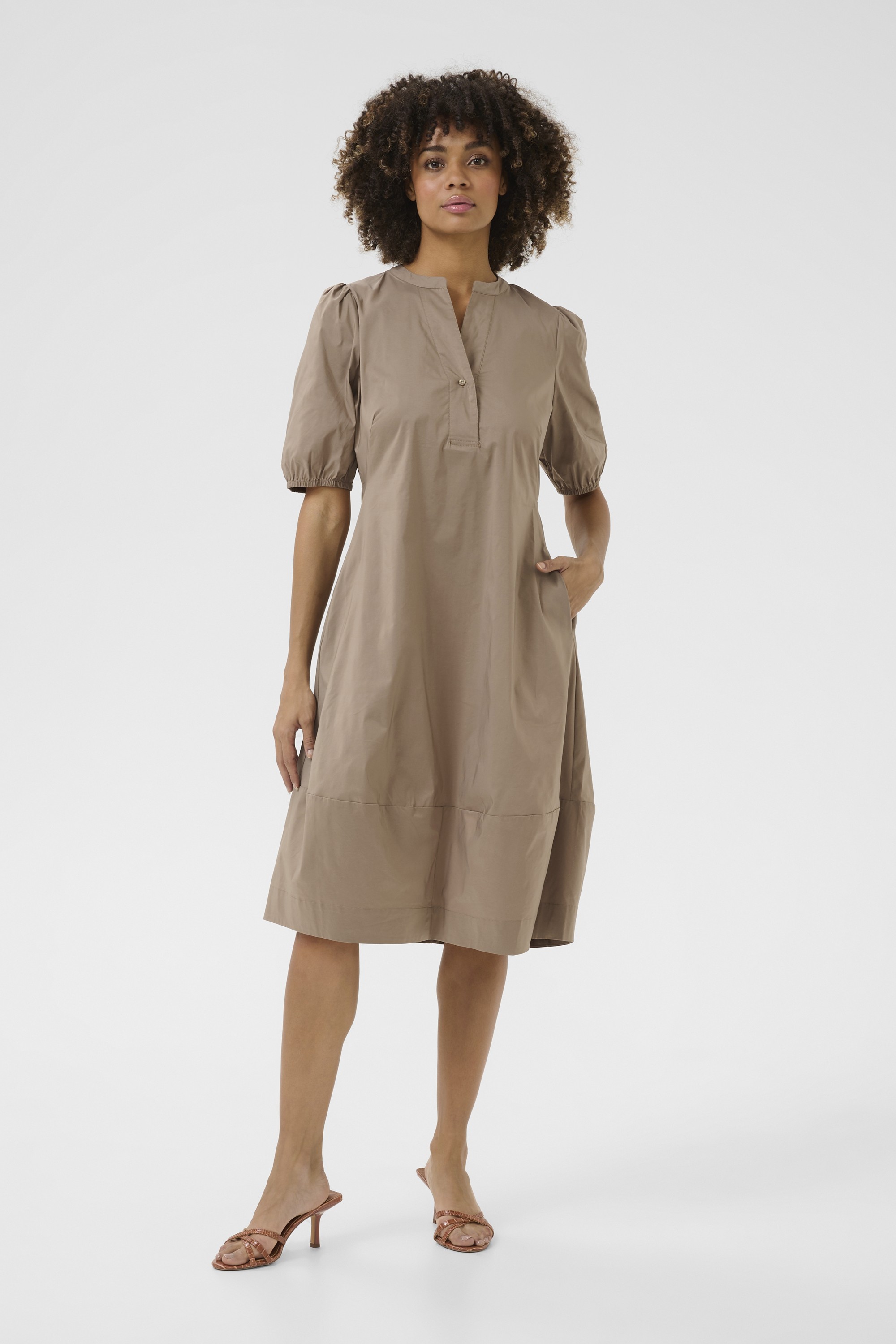 Cuantoinett SS Placket Dress