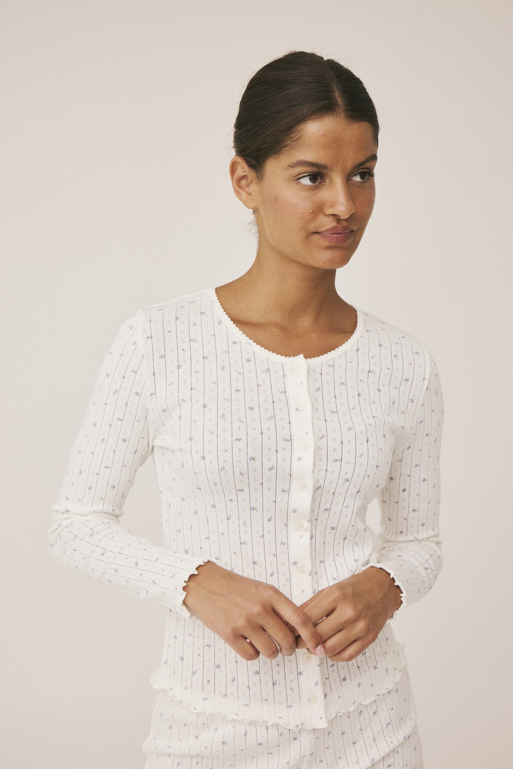 Eloise 10 Cardigan Pointelle 100% Økologisk Bomuld Gots Eloise 10 Cardigan Pointelle 100% Økologisk Bomuld Gots