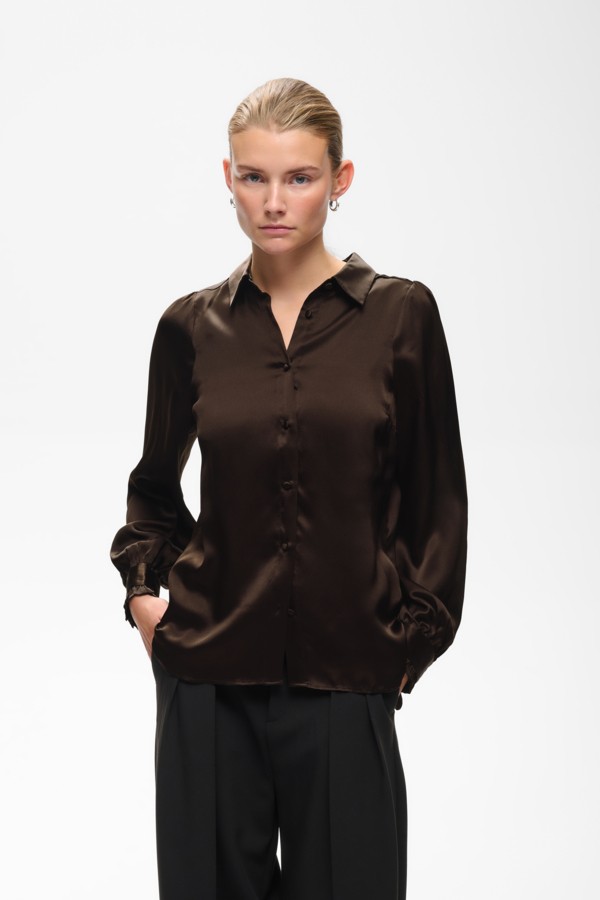 Davilaiw Premium Shirt
