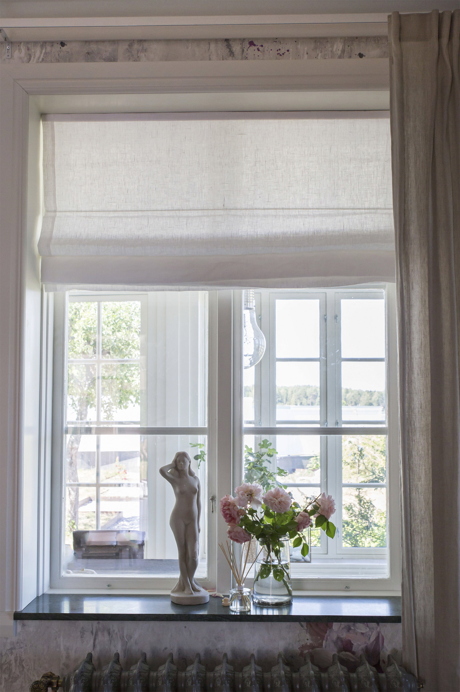 Sunday Roman Blind Chalk