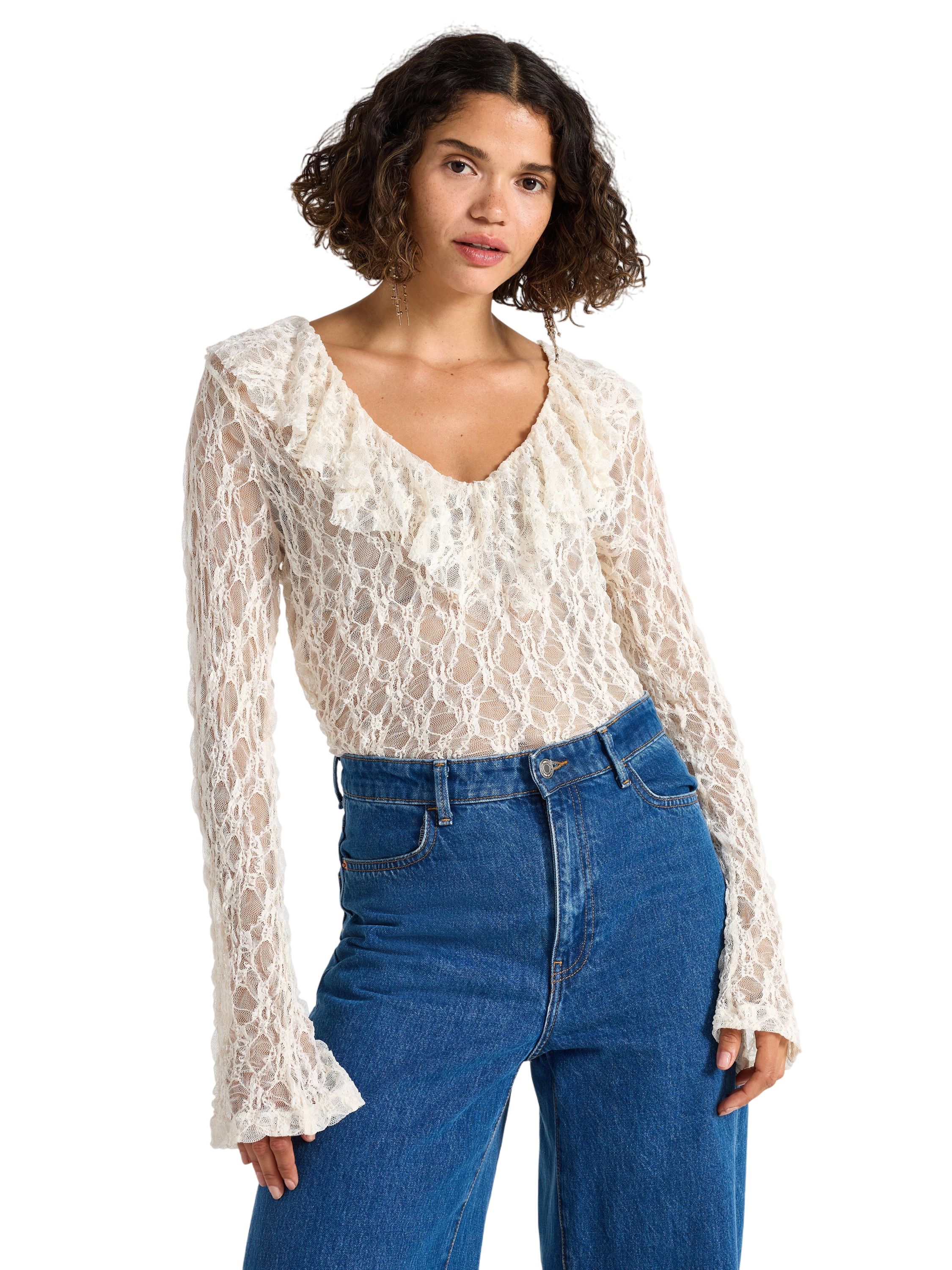 Långärmad Topp i Spets med Djup v