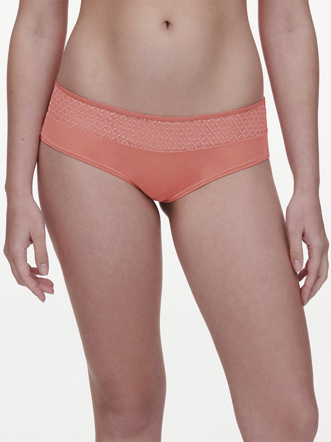 Norah Chic Covering Shorty