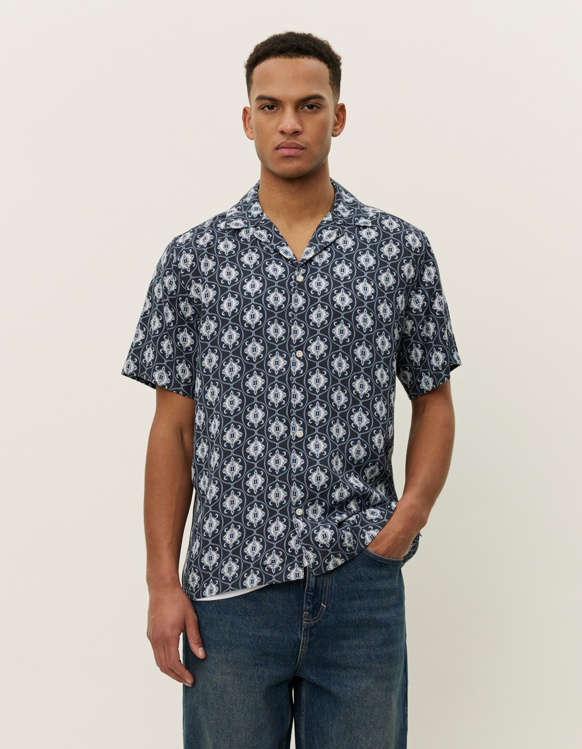 Ornament SS Shirt
