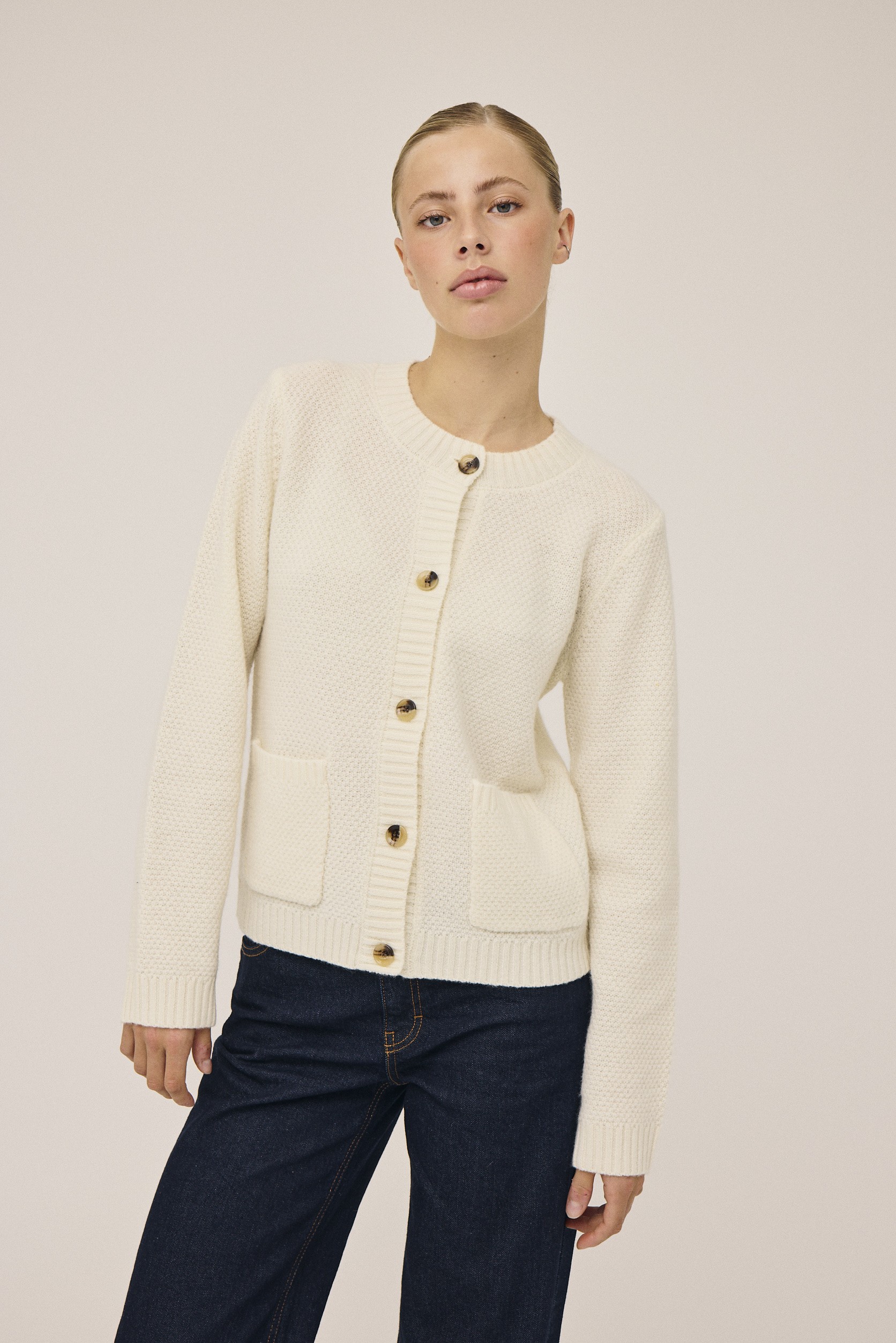 Myrna 4 Struktur Strikket Cardigan 100% Uld RWS