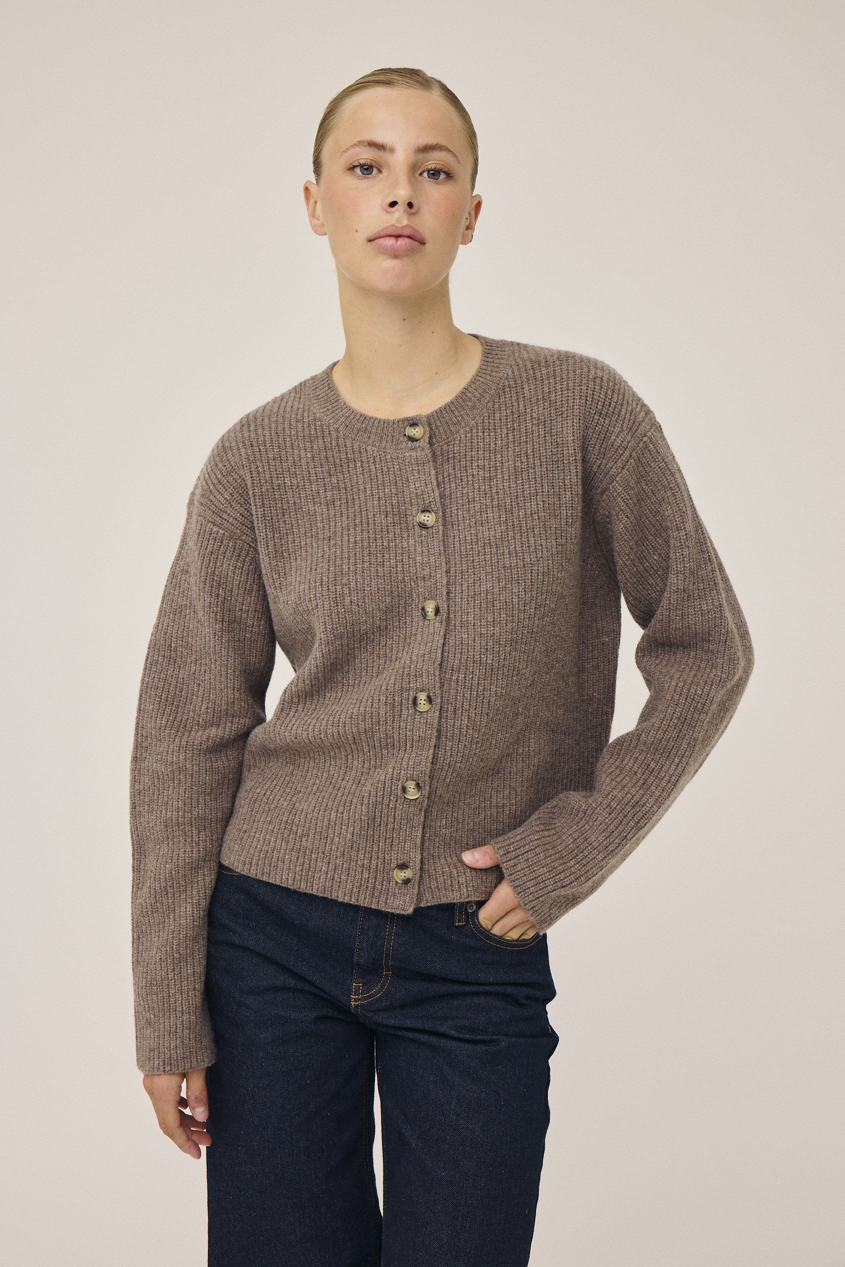 Gloria 1 Cardigan 100% Merinould RWS