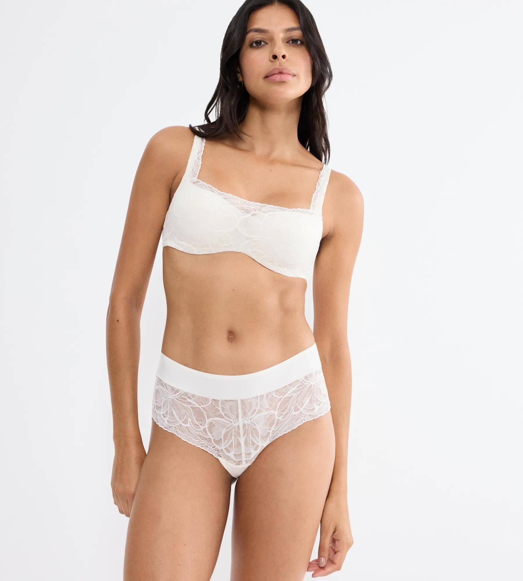 Body Makeup Illusion Lace Shorty