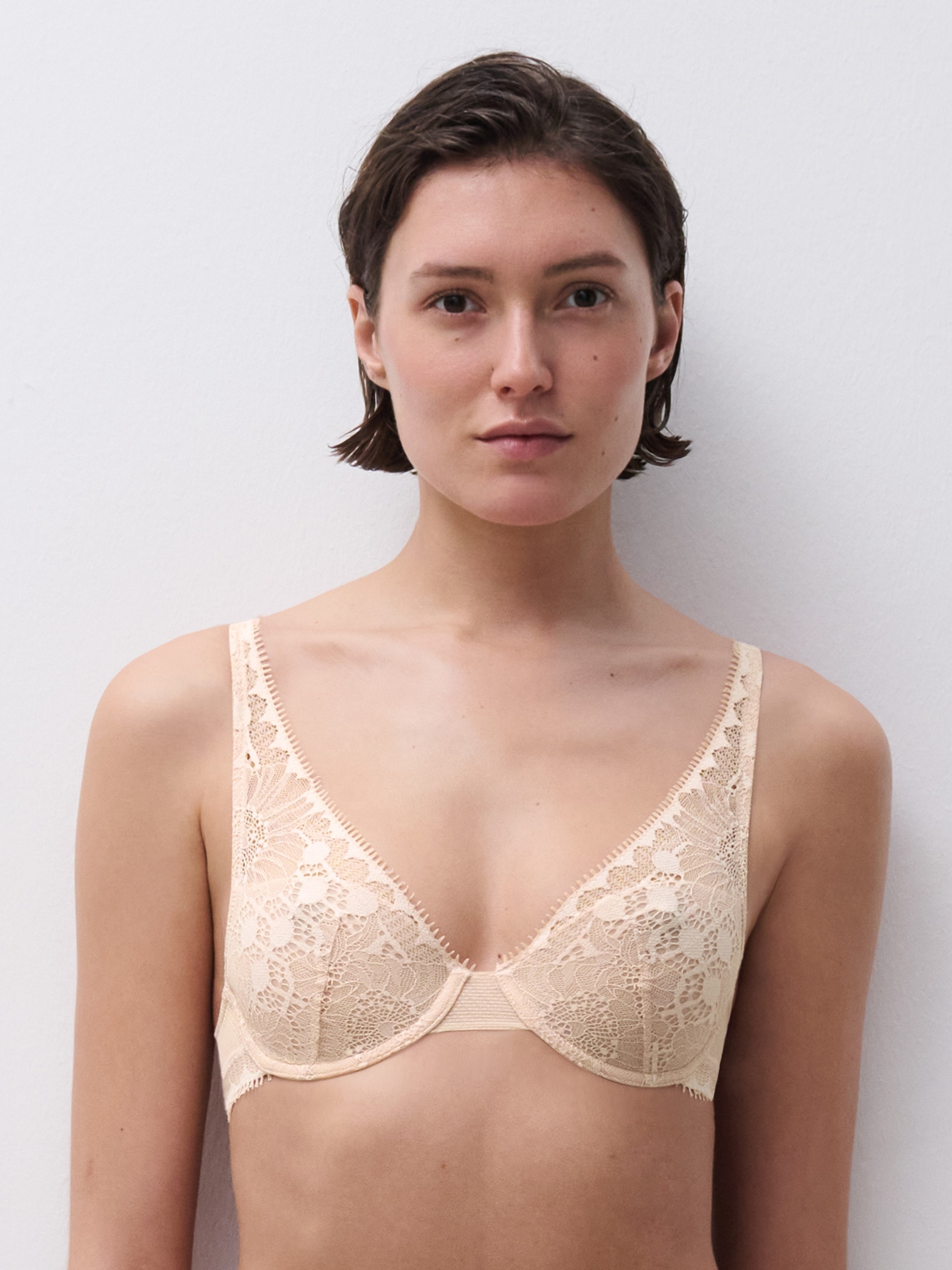 Day to Night Plunge Spacer bra - Køb til DKK 304 - Spar 60%