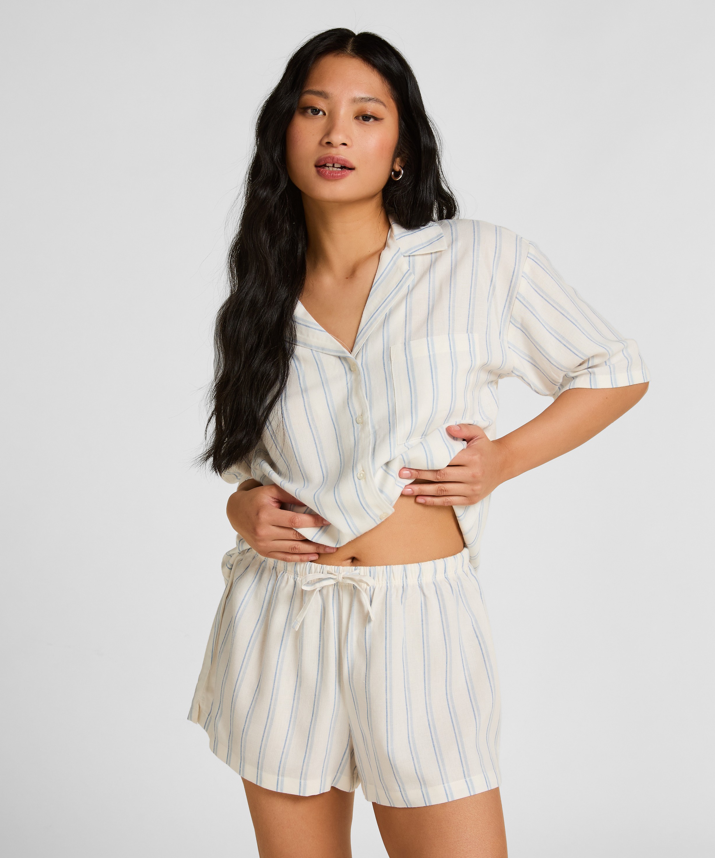 Short Linen - Køb til DKK 175 - Spar 30%