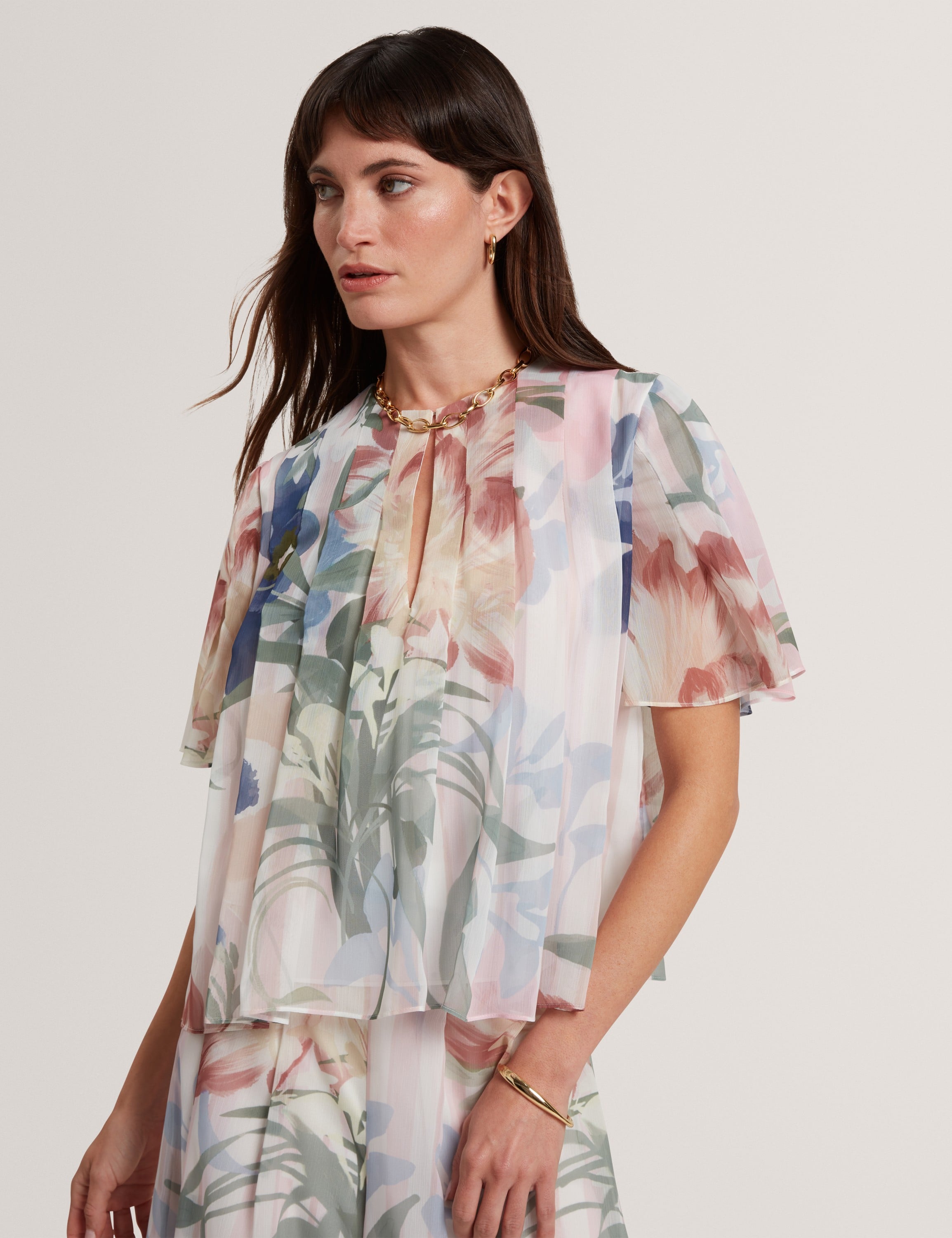 Nansii Pleated Angel Sleeve Printed