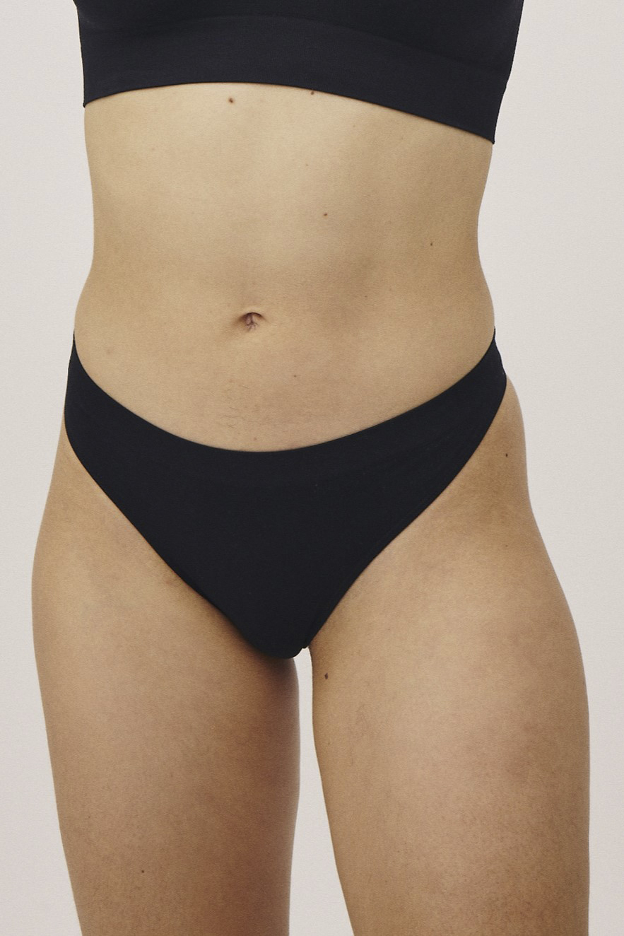 Mellanie 5 Seamless String