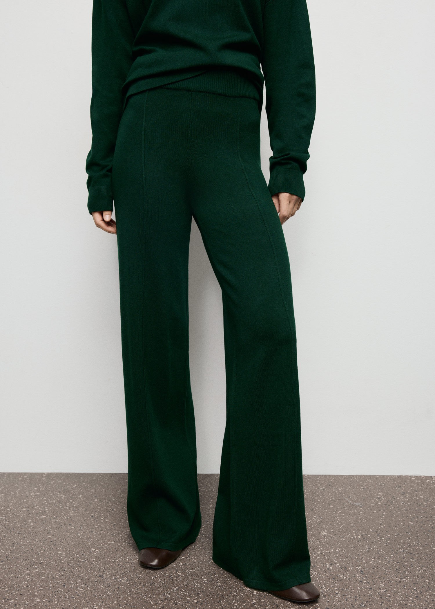 Knitted Trousers With Stitching det