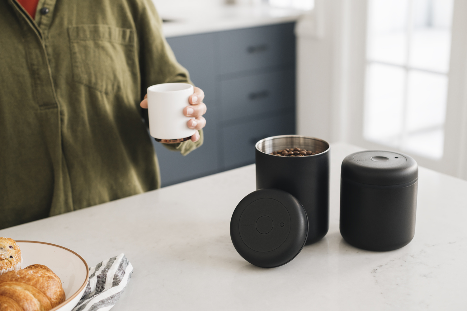 Atnos 1. 2l Black