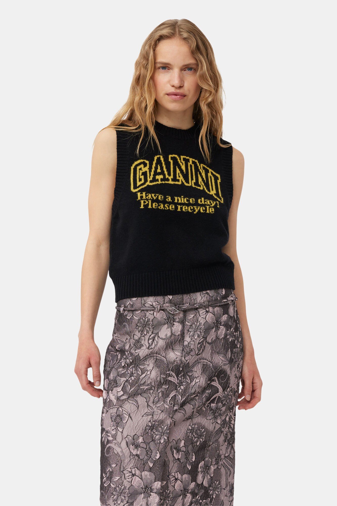 Graphic Oneck Vest