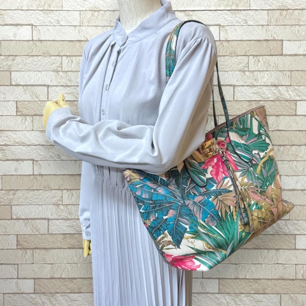 Salvatore Ferragamo Tote