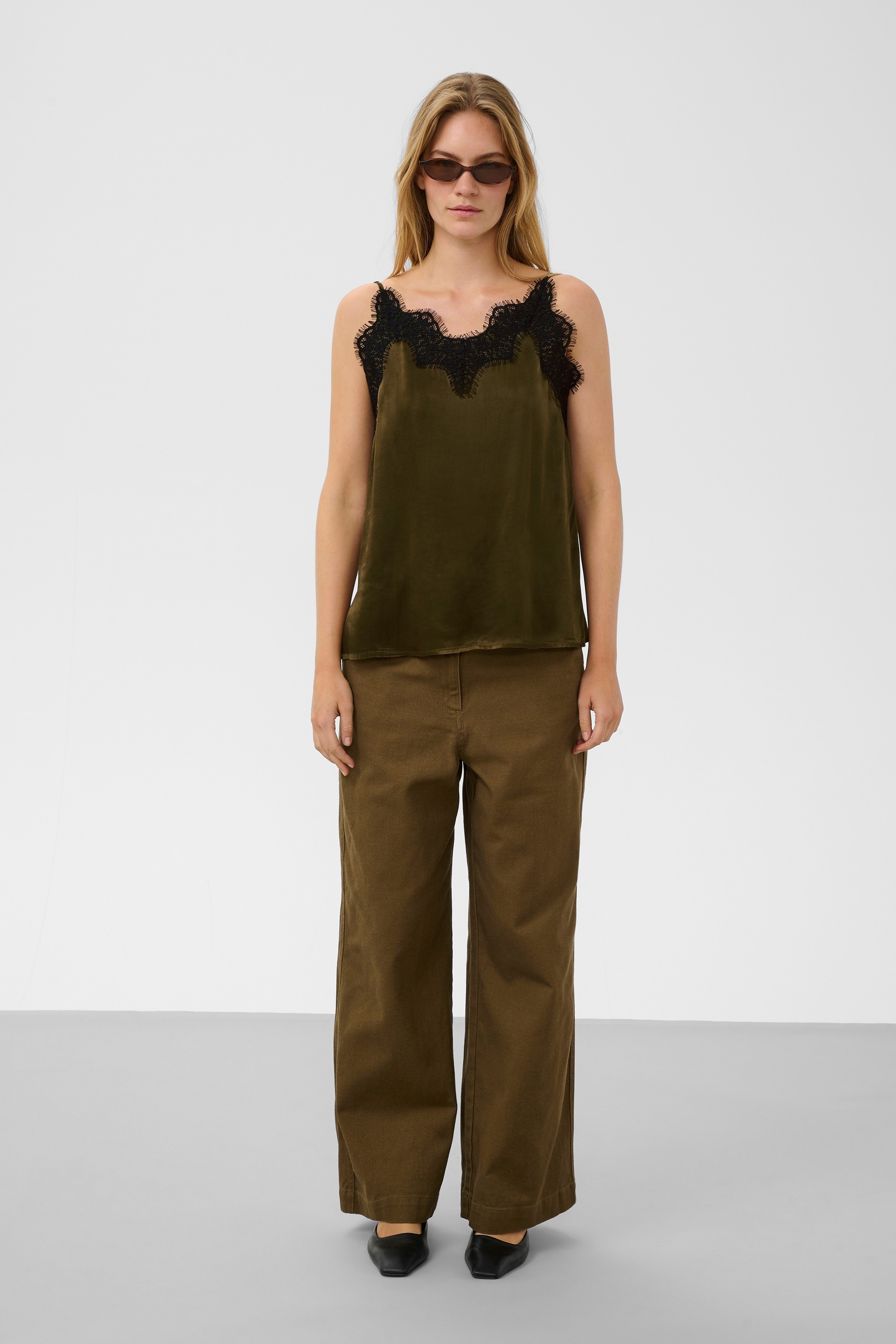 Slirini Lace Top