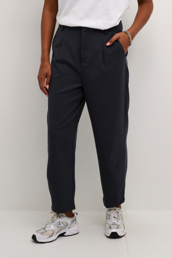 Kamerle 7/8 Pants Suiting