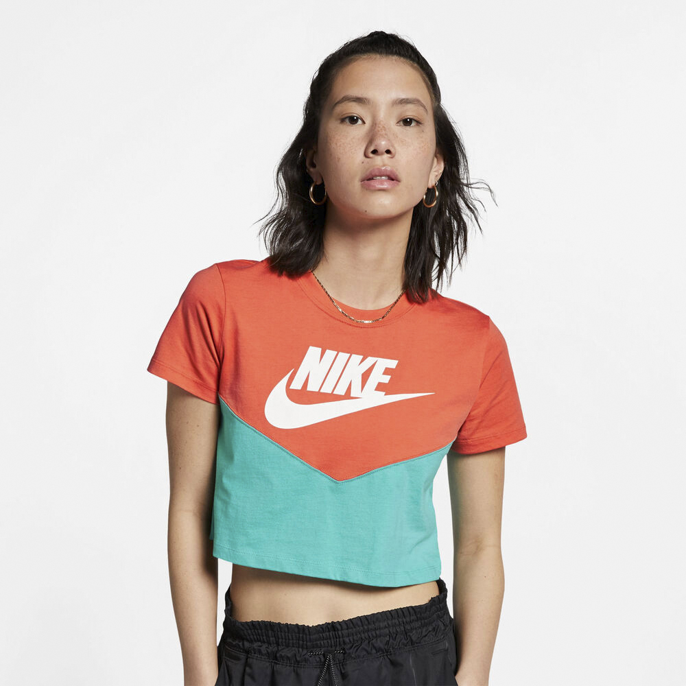 Sportswear Heritage SS Top - Køb til DKK 140 - Spar 44%