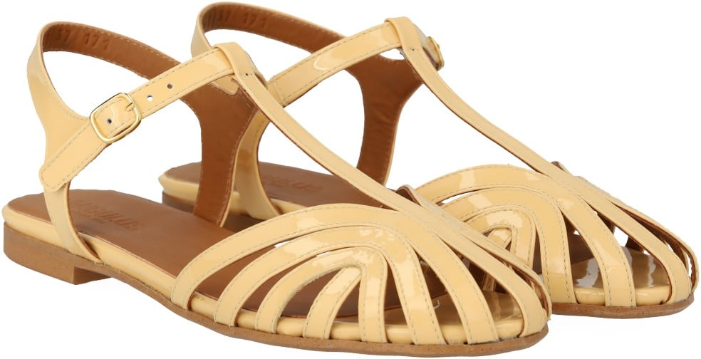 Flad Sandal med Smuk Organisk Frontdetalje