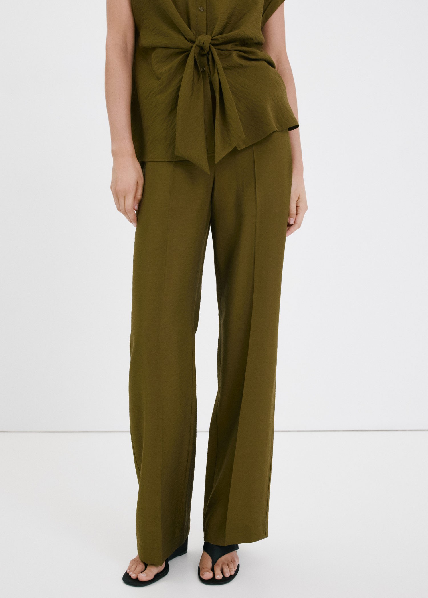 Straight Midrise Trousers