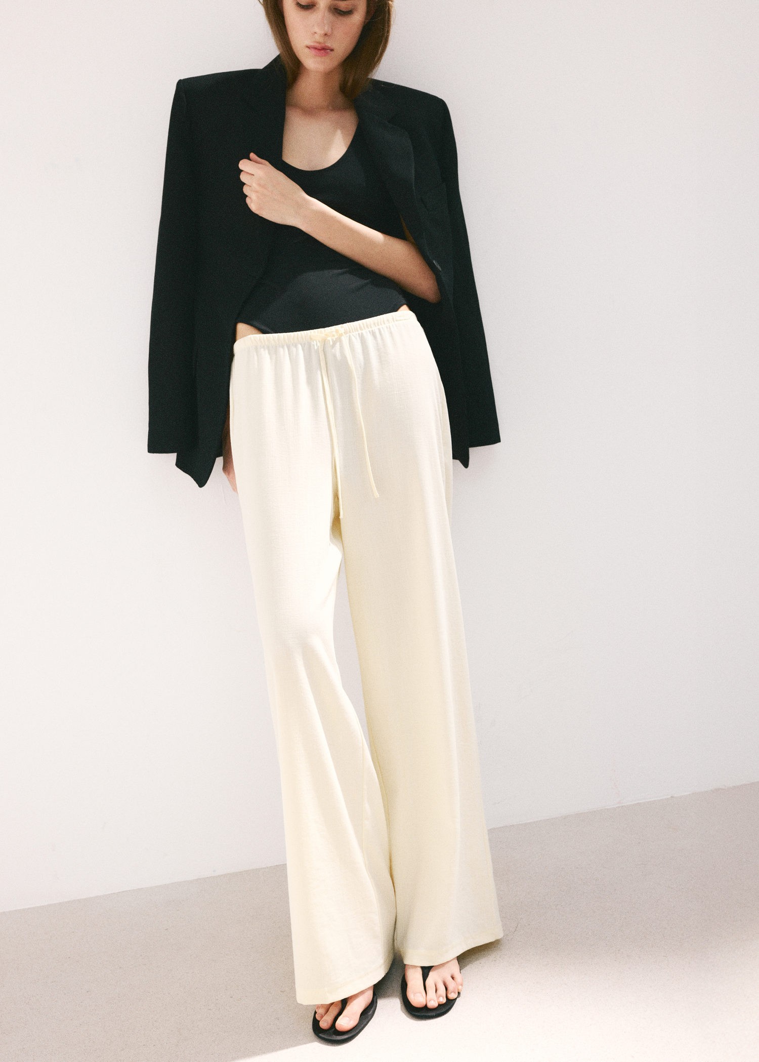 Straight Midrise Trousers