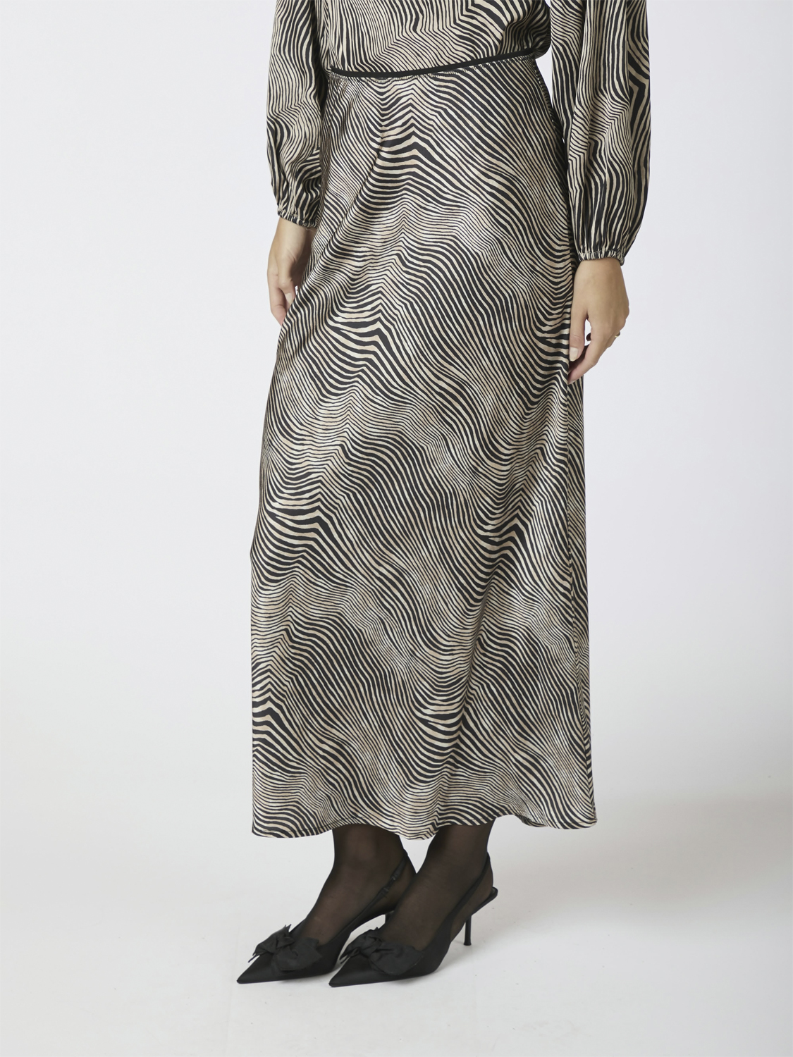 Vicky Floating Wave Skirt