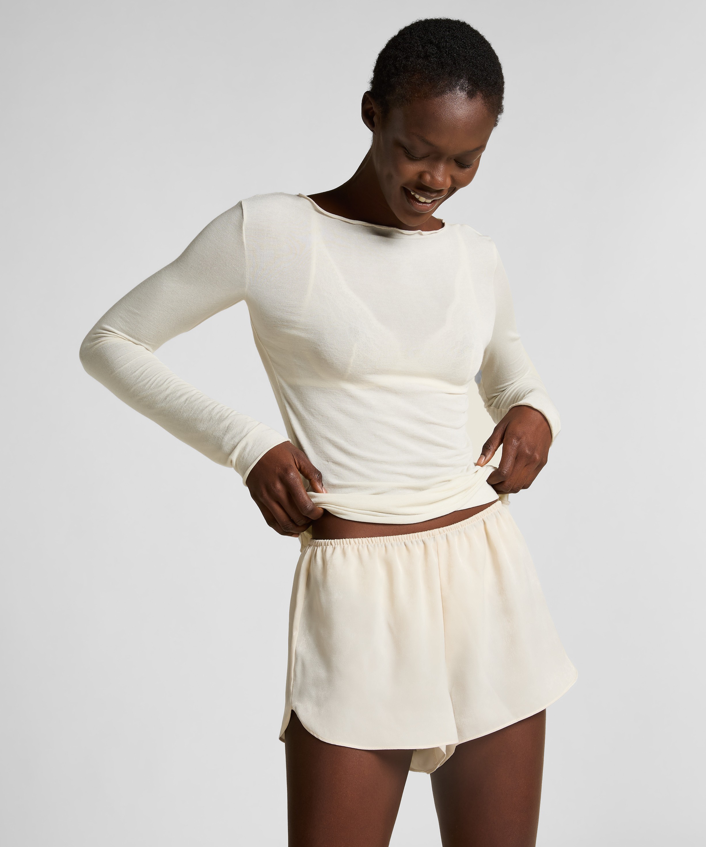 Short Satin Minimal - Køb til DKK 161 - Spar 30%