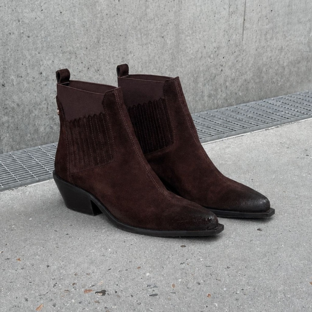 THE Walking Boot S