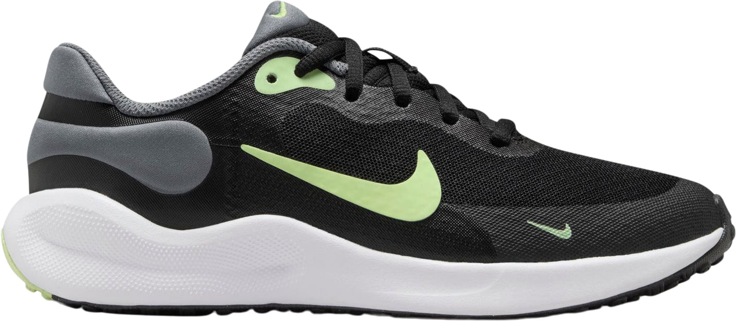 Revolution 7 Sneakers