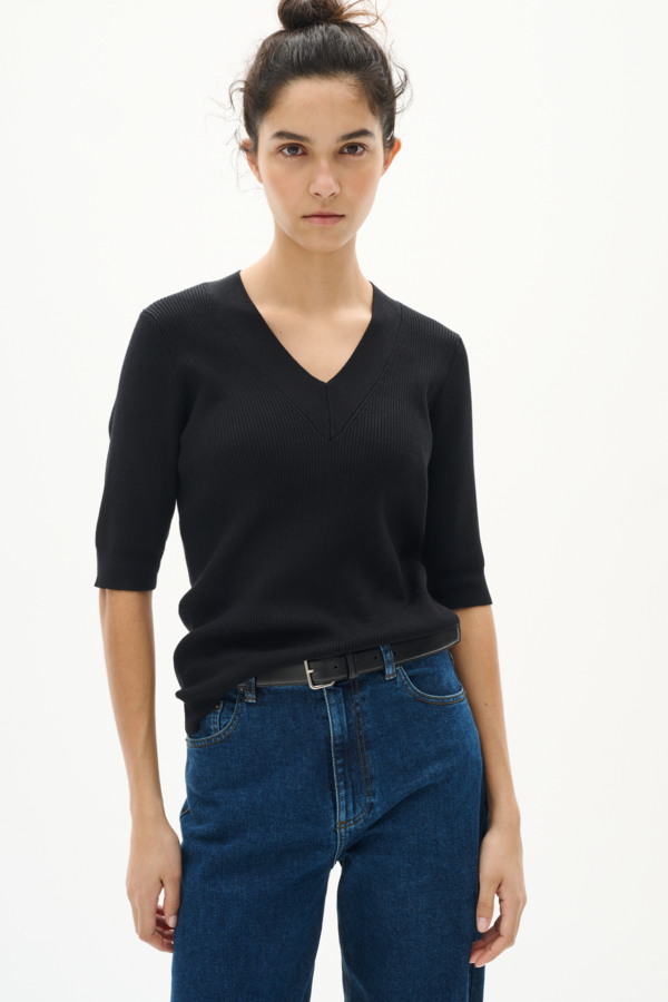 Leenahiw Vneck Blouse