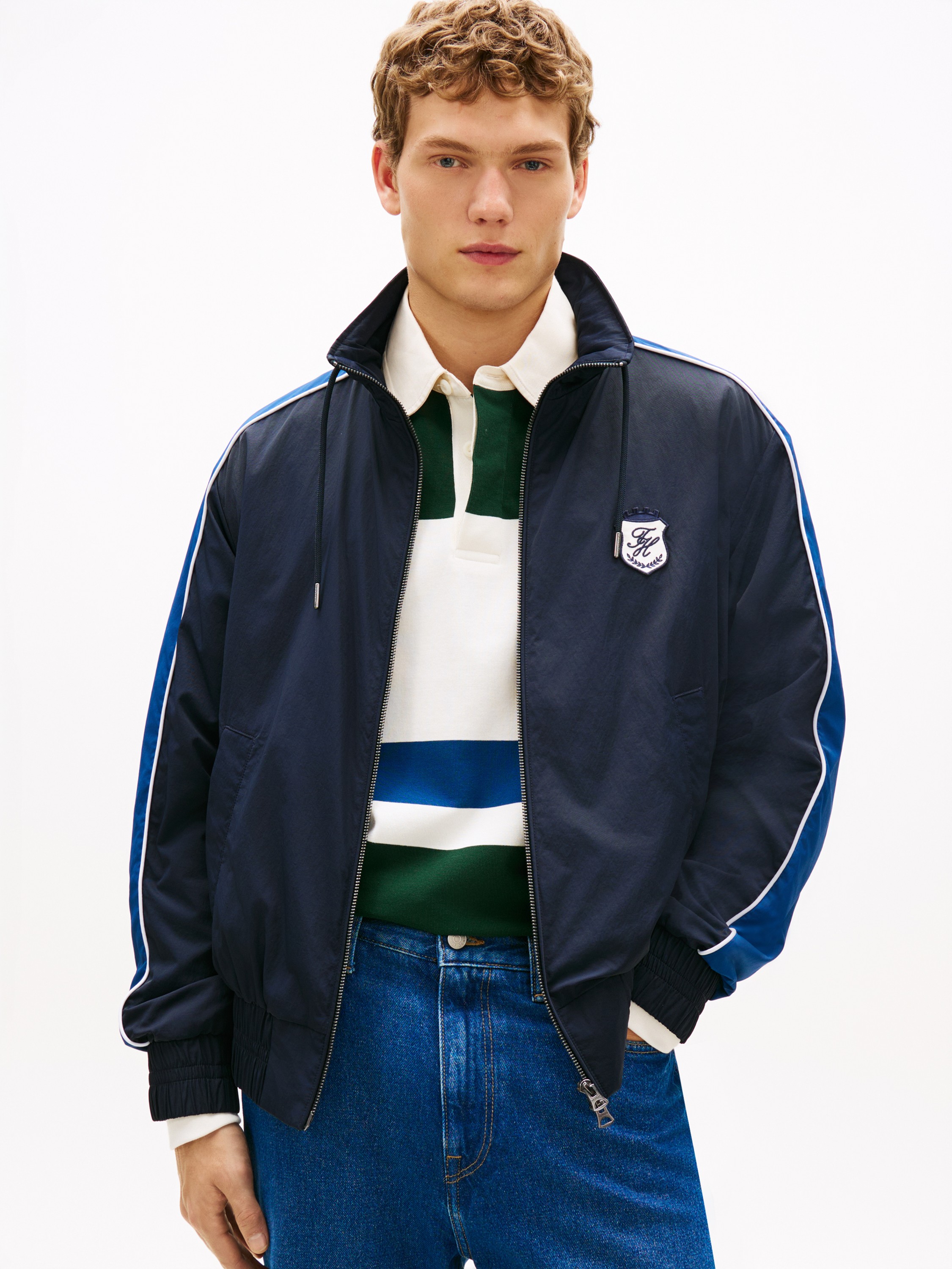 Crest Patch Standup Collar Windbreaker - Køb til DKK 1.259 - Spar 30%