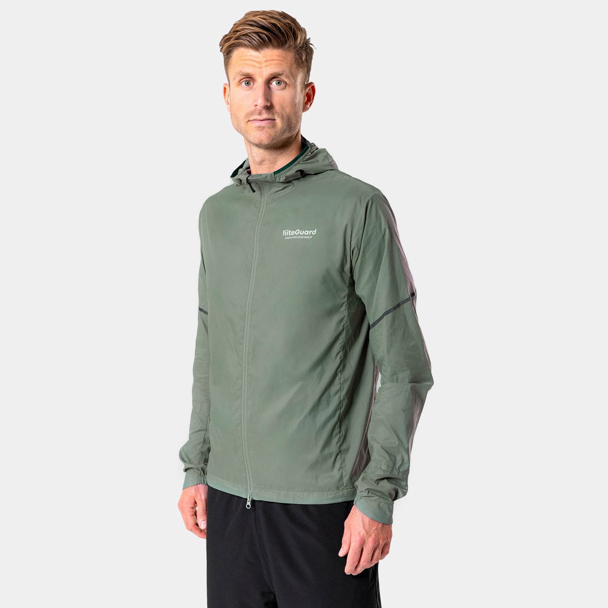 Aerotech Windbreaker Løbejakke - Køb til DKK 630 - Spar 29%