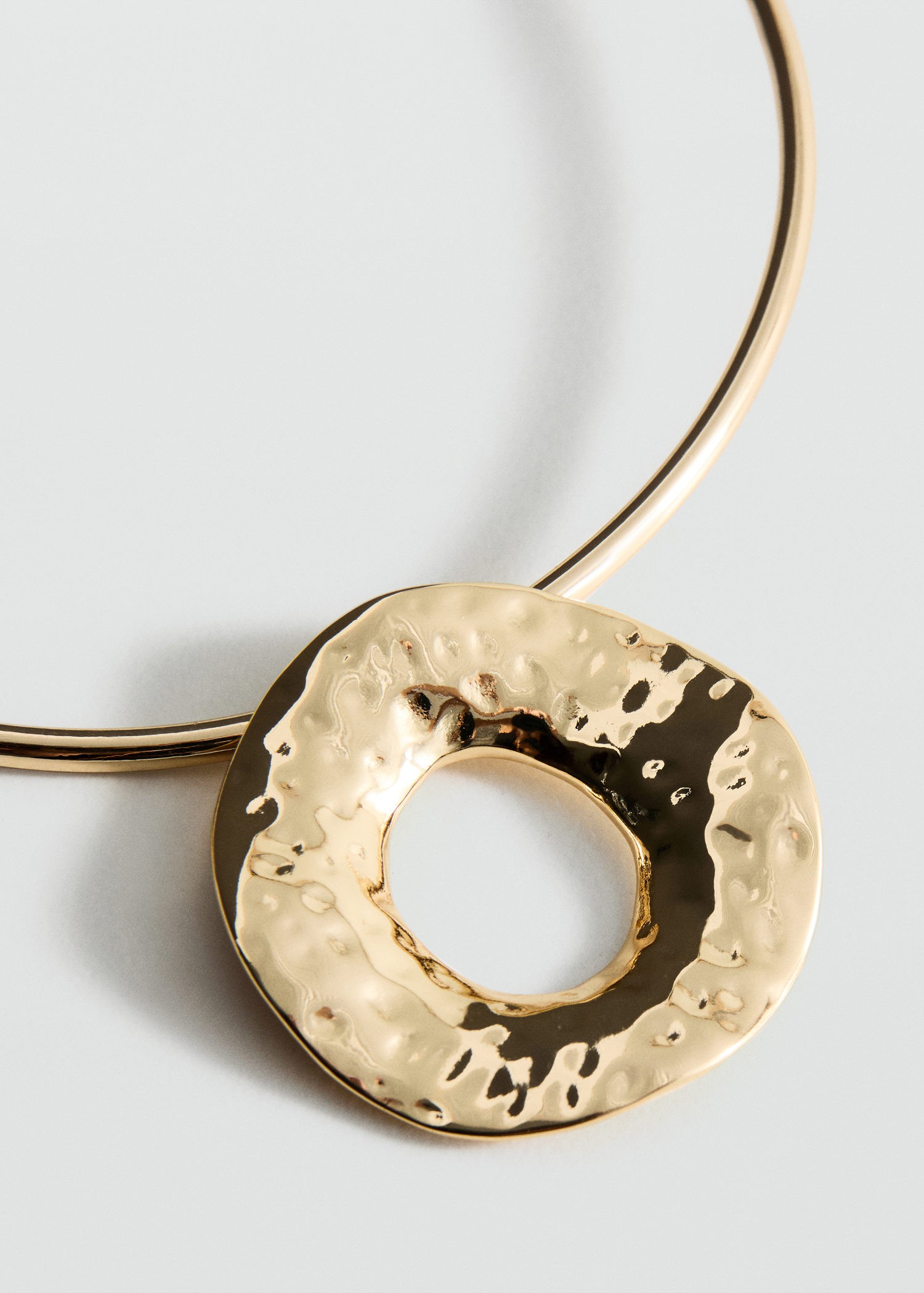 Rigid Circulardesign Necklace