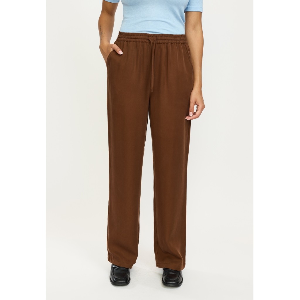 Sruma Pant