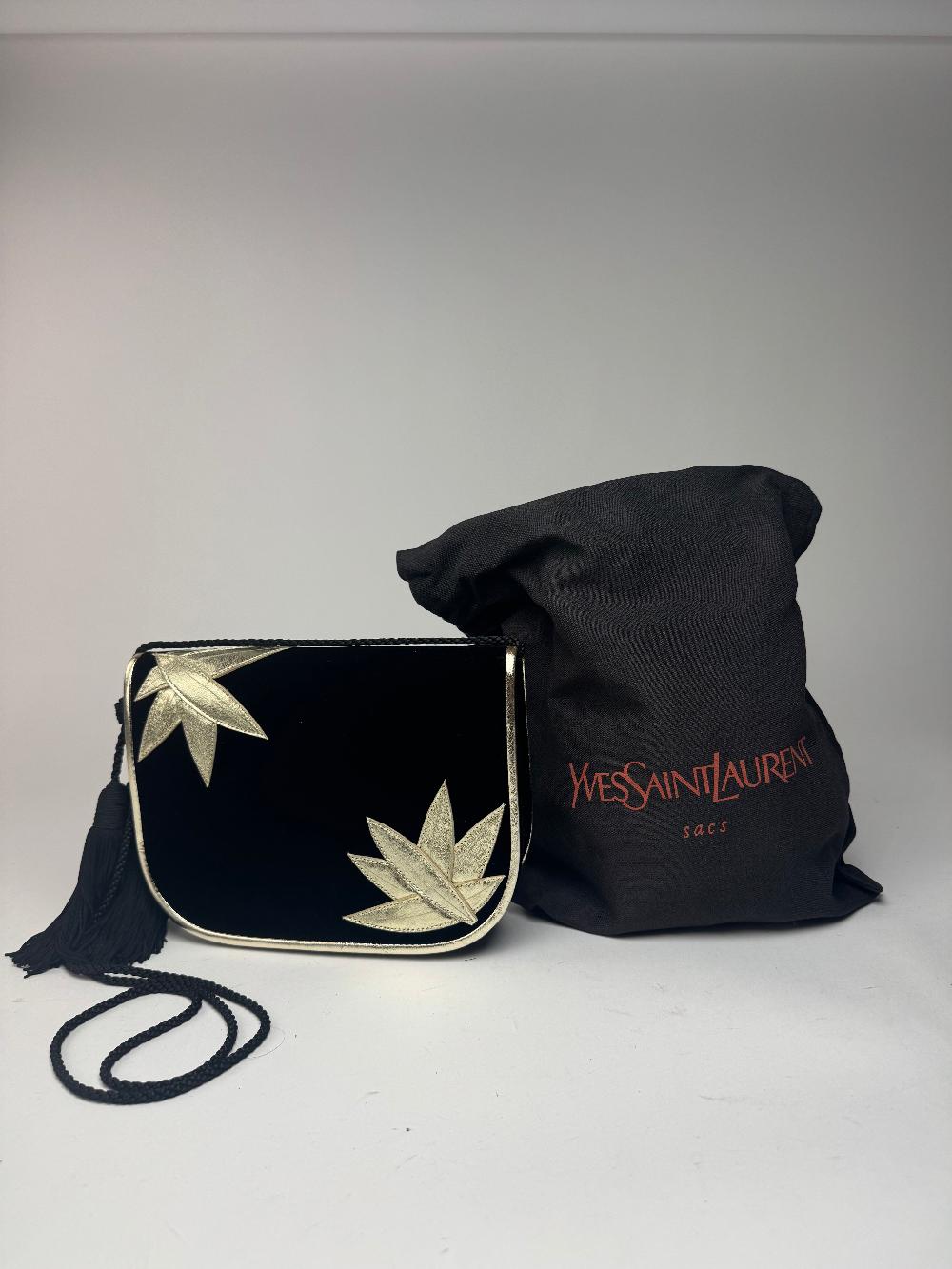 Yves Saint Laurent Shoulder Bag
