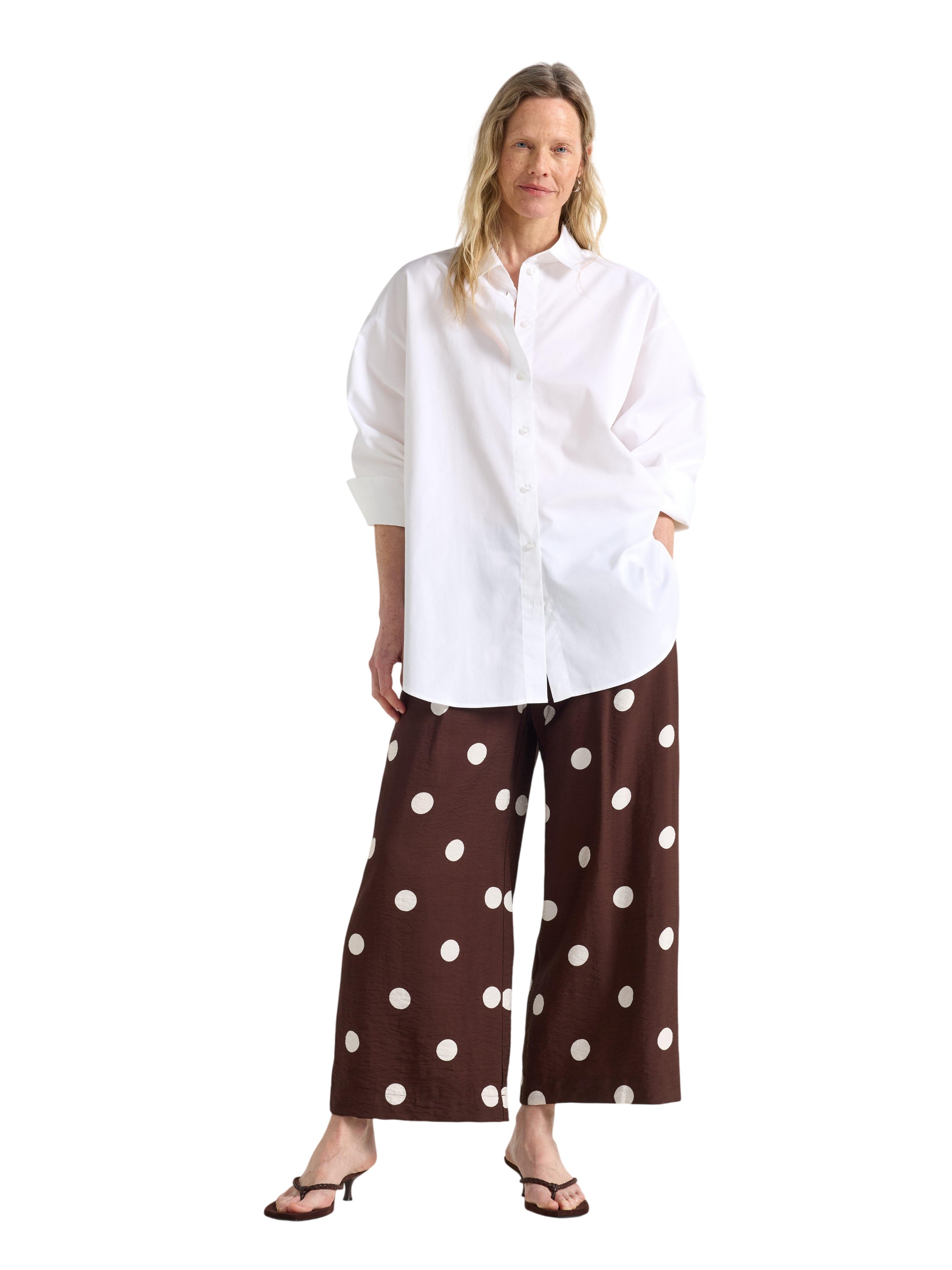 Cropped Woven Trousers in a Wide si