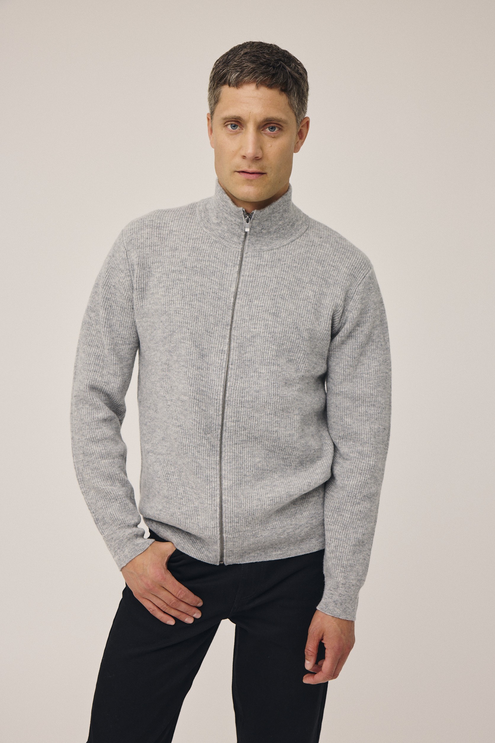 Maryn 4 Cardigan m. Lynlås 100% Lammeuld RWS - DKK 180 - Spar 70%